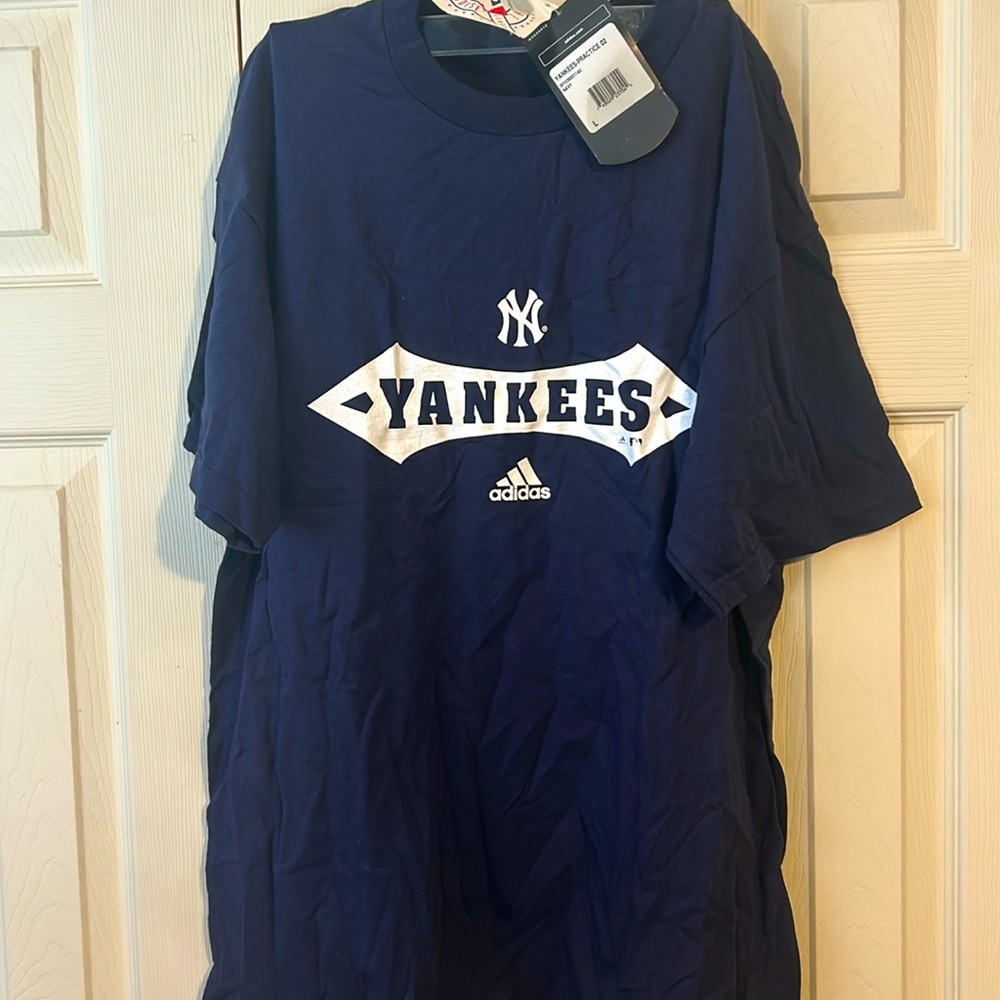 Yankees T shirt
